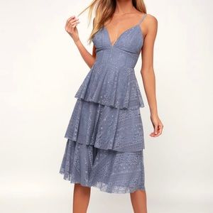 Lace tiered midi dress